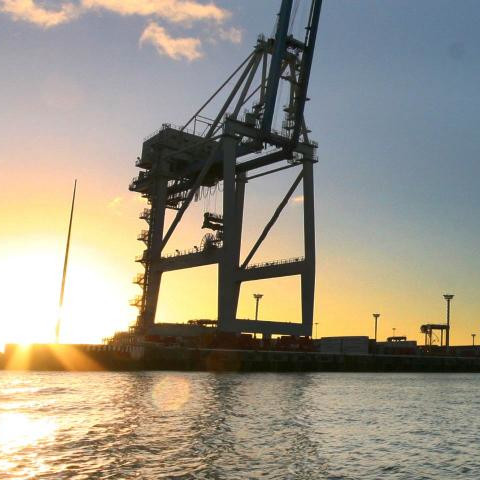 crane at auckland port