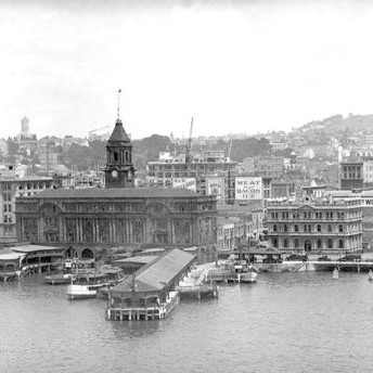 historic fotograph of auckland waterfront